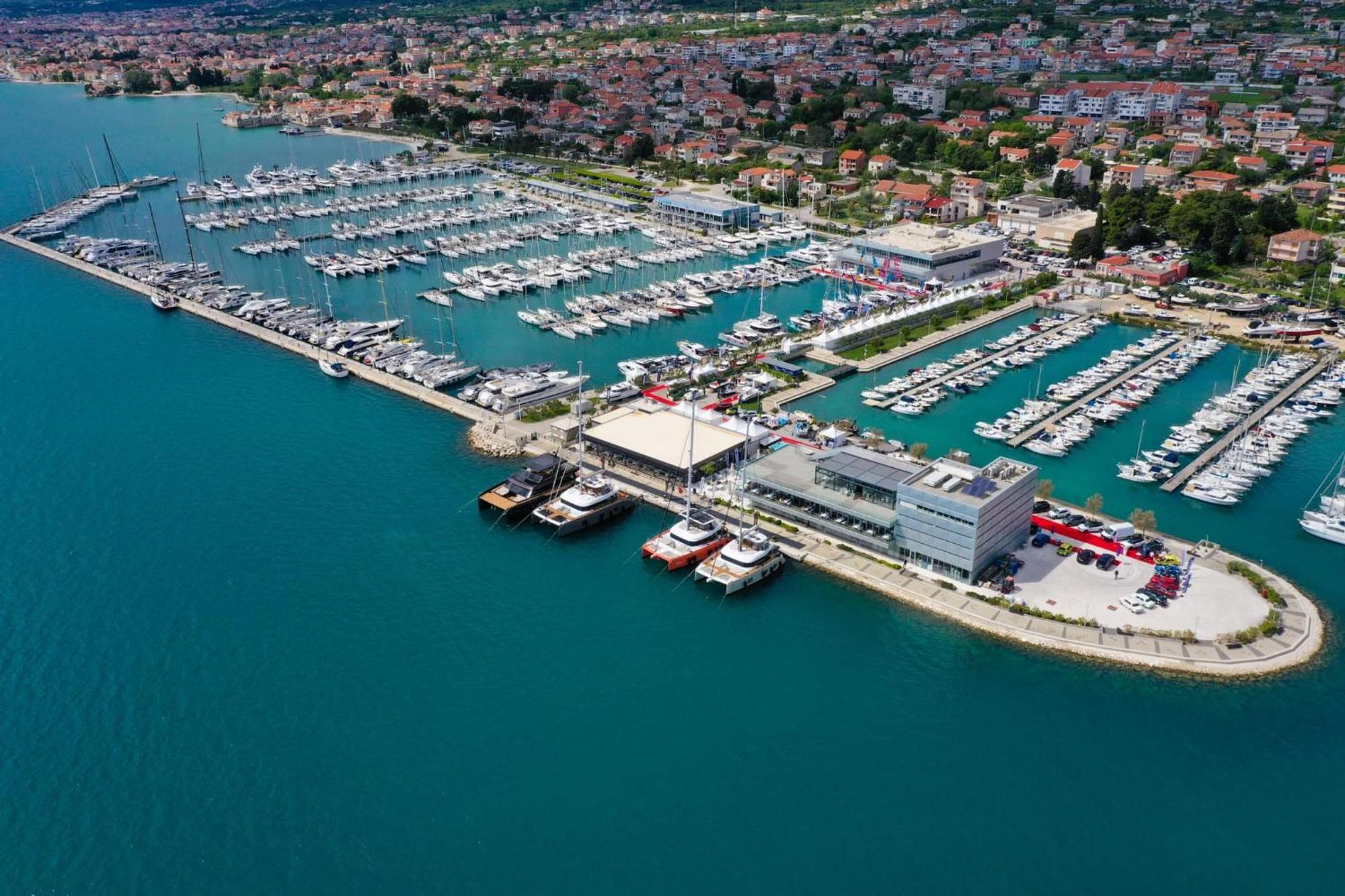 KaštelaNavi公寓 外观 照片